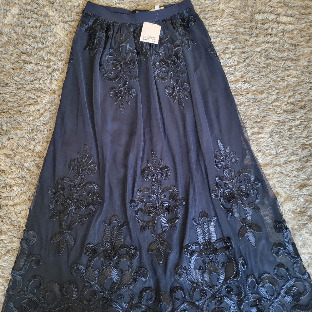 New Badgley Mischka, navy blue skirt